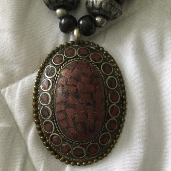 Beaded necklace - Picture 3 of 3